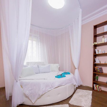 Apartment On Nezalezhnosti 44 Minszk Kültér fotó